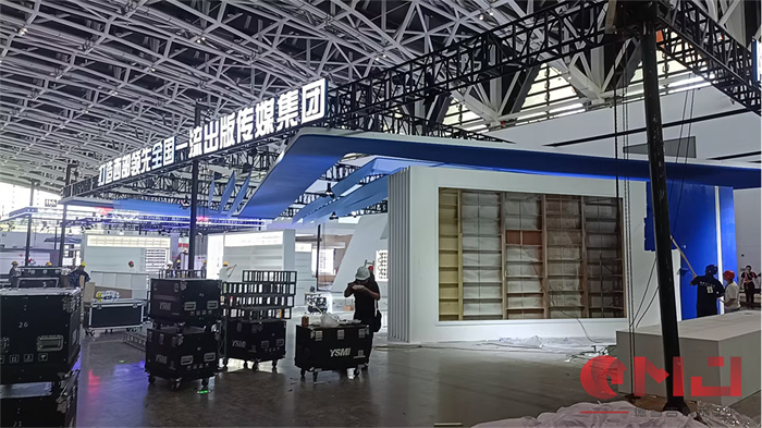  陜西新華出版?zhèn)髅郊瘓F(tuán)展位制作-第十屆中國(guó)西部文化產(chǎn)業(yè)博覽會(huì)